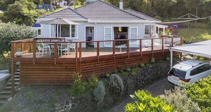 Coro Harbour View - Coromandel Holiday Home