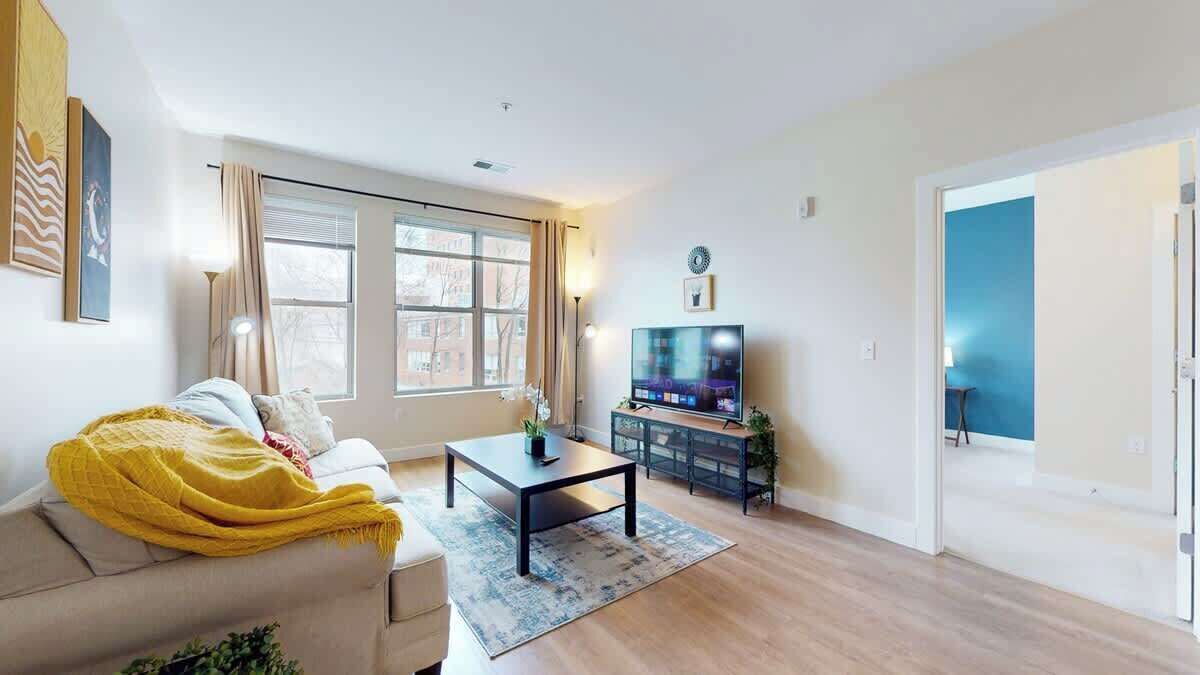 Modern Comforts ,Free Gym Access - New Canaan, CT