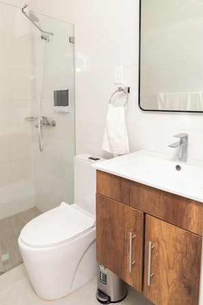 Hair dryer, towels, soap, toilet paper - La Isla Royal - Materia Oscura 2-bedroom hotel with AC in charming Miches (Miches)