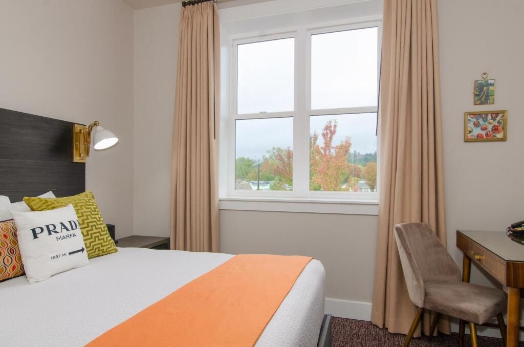 Chambre Double pour 1 personne | Bureau, espace de travail pour ordinateur portable