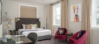 The Dundee - A Trace Hotel