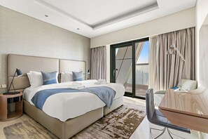 3 bedrooms, iron/ironing board, free WiFi, bed sheets - Luxurious 3BD in Business Bay with Burj Khalifa View (Dubai)