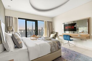 3 bedrooms, iron/ironing board, free WiFi, bed sheets - Luxurious 3BD in Business Bay with Burj Khalifa View (Dubai)