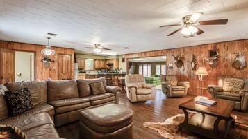 Smart TV, tavolo da calcetto