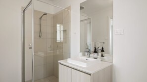Een douche, een haardroger