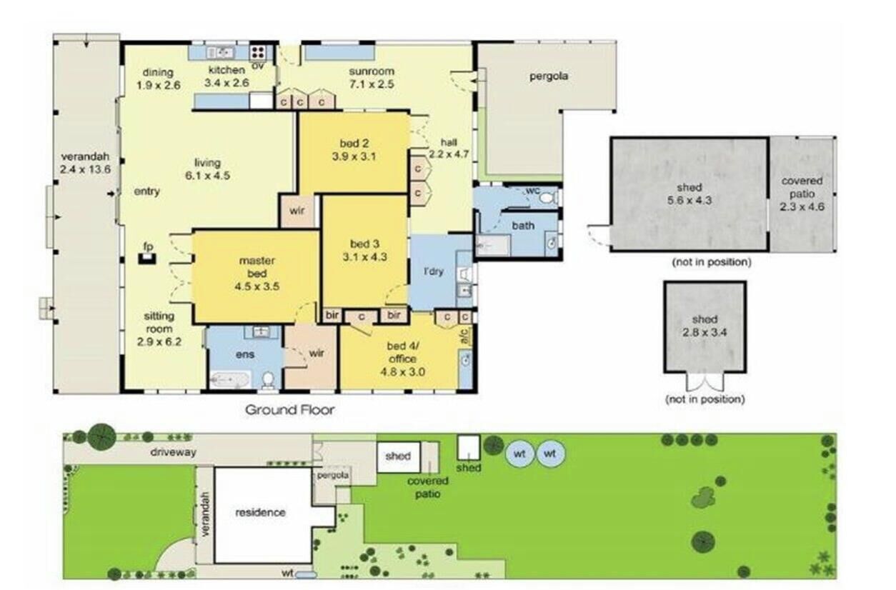 Un plan d’étage d’une maison comprenant un salon, une cuisine, un coin repas, une chambre principale, deux chambres, une salle de bain et un patio couvert.