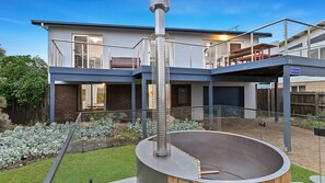 Outdoor spa tub - The Breakers in Sunderland Bay (Sunderland Bay)