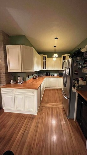 EAA ONLY. 7 or 10 day home rental. 0.8 miles to Whitmann terminal.