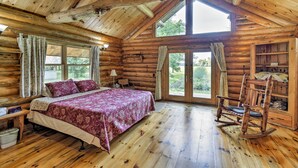 2 Schlafzimmer, Schreibtisch, Bügeleisen/Bügelbrett, WLAN