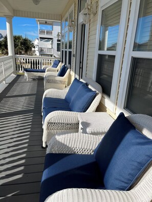 Property grounds - Beautiful 5 Bedroom with Private Pool and Hot Tub!  Steps from the Beach! (Galveston)