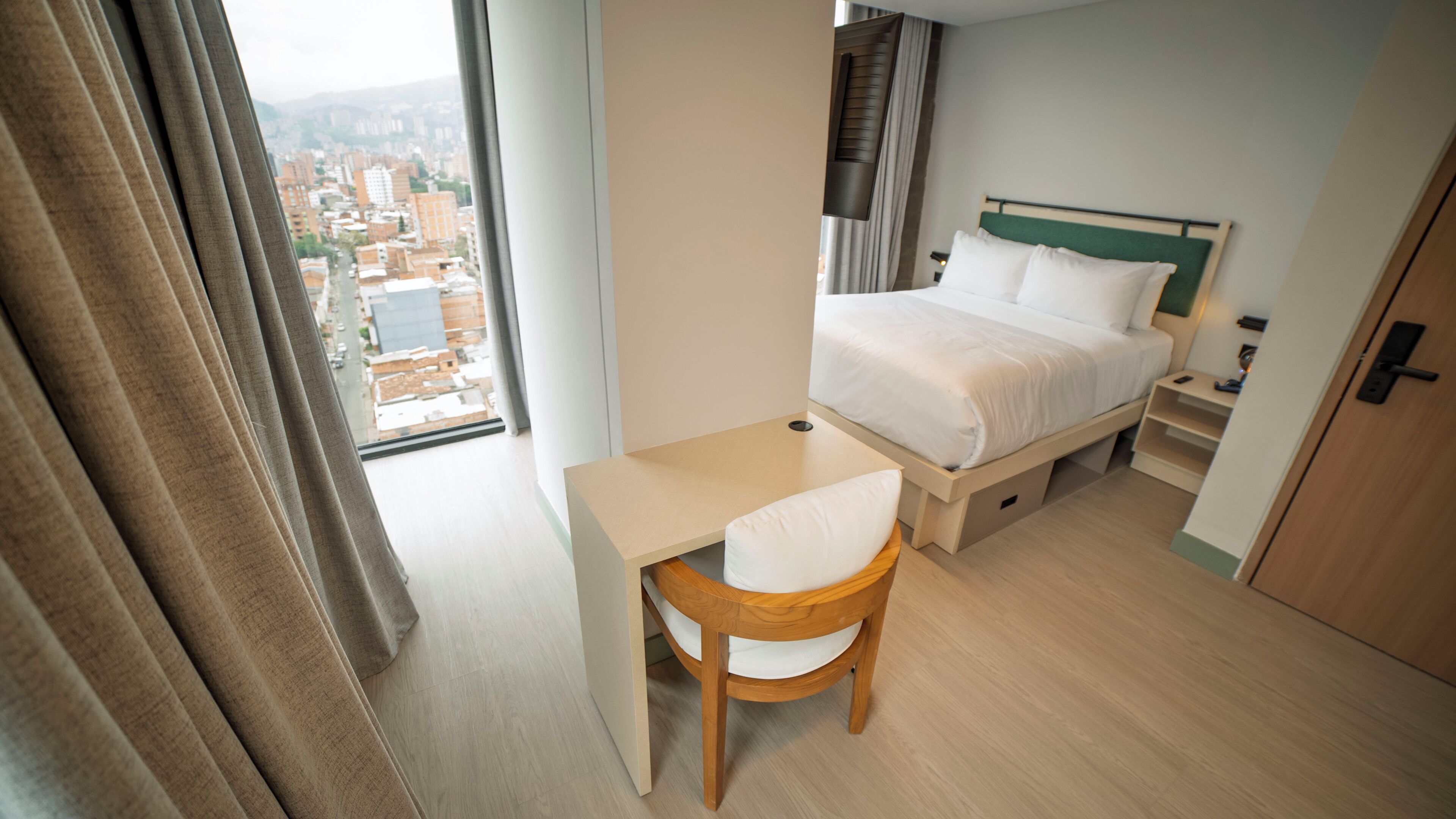 Superior Room | Desk, laptop workspace, WiFi (free), bed sheets