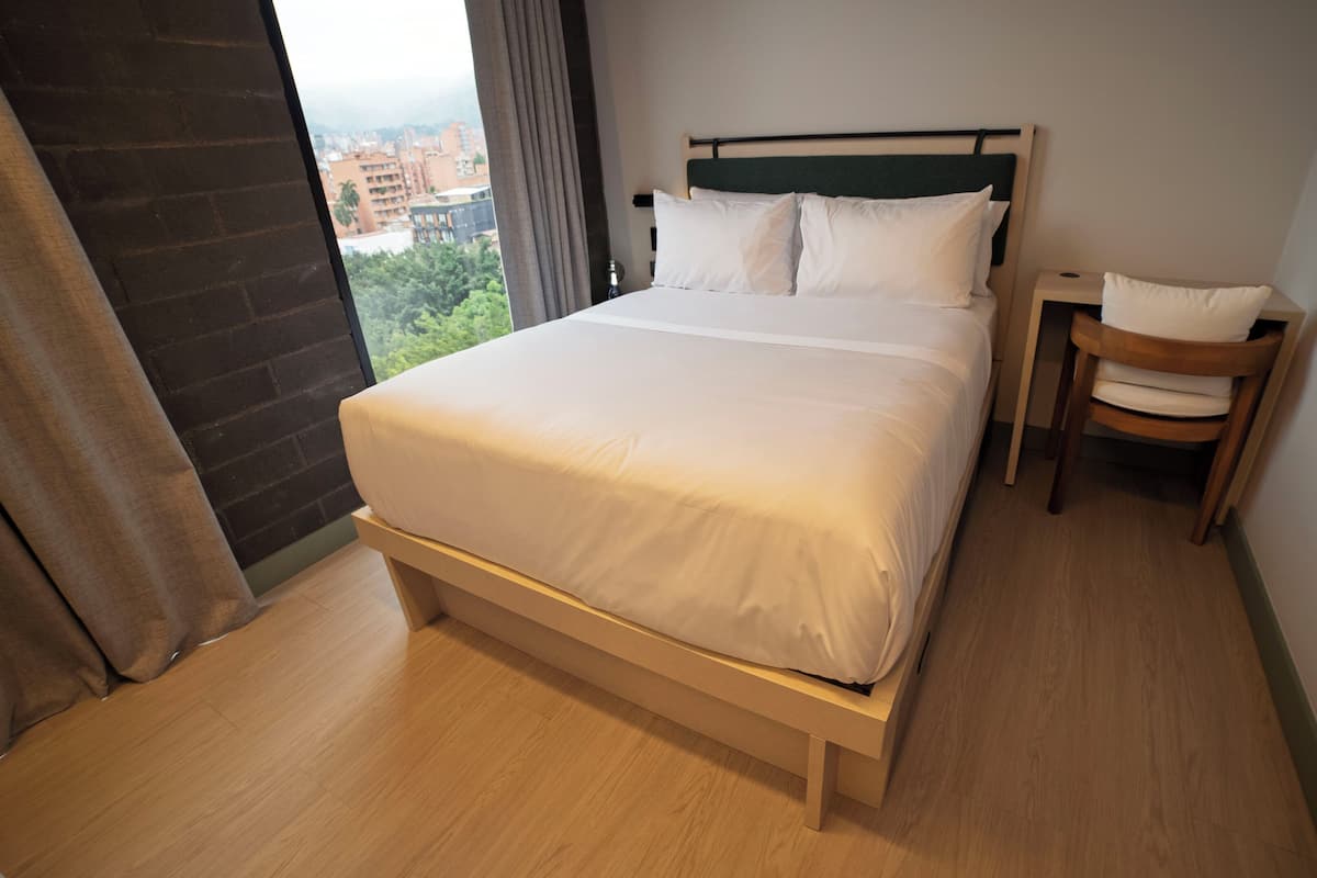 Standard Room | Desk, laptop workspace, free WiFi