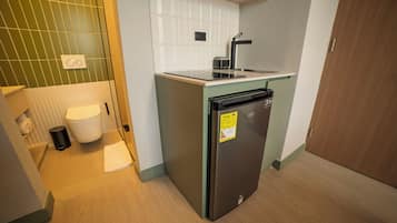Comfort Room | Private kitchen | Mini-fridge