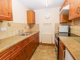 Batterie de cuisine, vaisselle et ustensiles