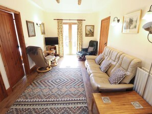 Cottage | Living area - Kingfisher (Louth)