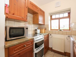 Batterie de cuisine, vaisselle et ustensiles