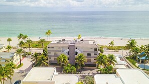 Beach - Bright & Modern Studio Steps from Hollywood Beach (Hollywood)