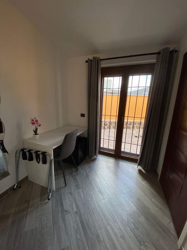 Double or Twin Room | Desk, free WiFi - Il Piccolo Borghetto (Rome)