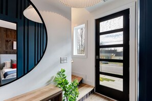 Interior - Elegant, Downtown Views, Rooftop Hot Tub & Garage (Nashville)