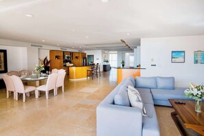 Interior - Free Transportation Beach Condo Walk to Everything (El Medano Beach)