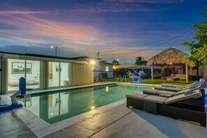 Pool - Miami Private Pool Ping Pong Golf & Arcade Game (Miami)