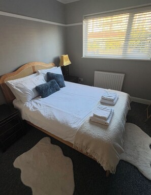 Iron/ironing board, WiFi, bed sheets - Stunning Margate seaside retreat (Margate)