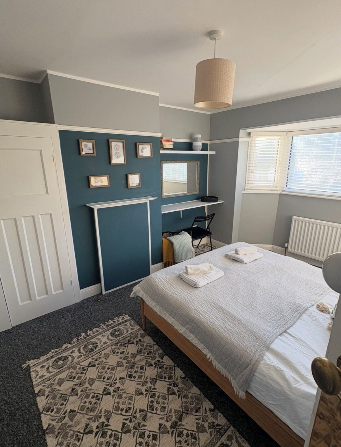 4 bedrooms, desk, iron/ironing board, WiFi