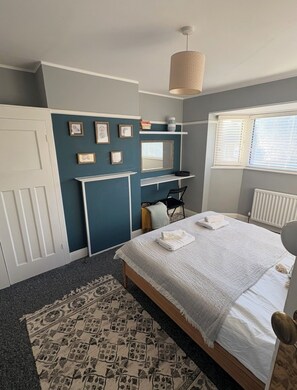 Iron/ironing board, WiFi, bed sheets - Stunning Margate seaside retreat (Margate)