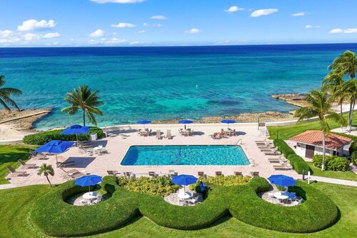 New Remodel | Ocean View | Pool | 75`TV | Sleeps 6