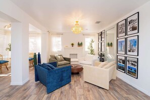 Televisión y oficina 