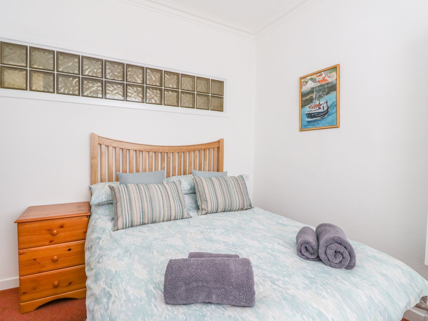 4 bedrooms, individually decorated, individually furnished, free WiFi