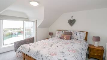 4 bedrooms, individually decorated, individually furnished, free WiFi