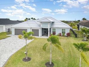 Exterior - Suncoast Sanctuary • Pool Hot Tub Kayak (Cape Coral)