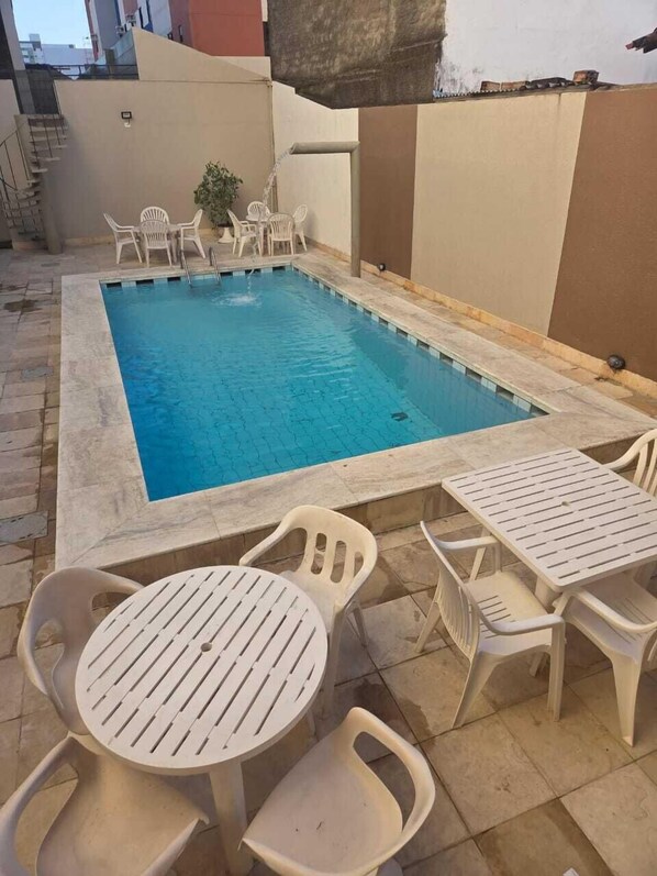 حمام سباحة
