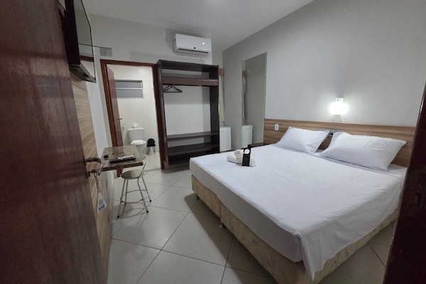 Minibar, wi-fi (inkludert) og sengetøy