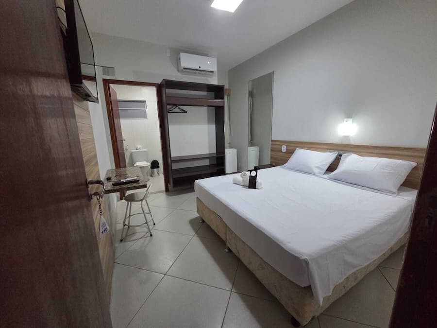 Frigobar, Wi-Fi de cortesia, roupa de cama