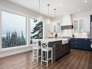 Fridge, microwave, oven, stovetop - Brand new duplex w/private hot tub, laundry, elevator, views & pet-friendly! (Vernon)