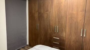 Silitysrauta/-lauta, internet, vuodevaatteet