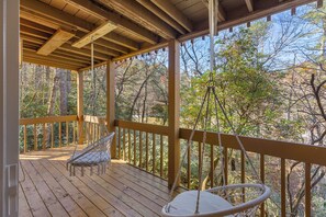 Property grounds - Designer townhome w/near level entry-5min ski resort! (Sapphire)