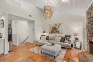Smart TV, fireplace - Designer townhome w/near level entry-5min ski resort! (Sapphire)