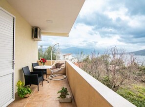 Outdoor dining - Apartments Savić near the Sea 5 (Herceg Novi)