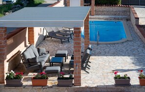 Een verwarmd zwembad