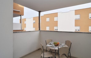 Outdoor dining - 2 bedroom nice apartment in Nin (Nin)