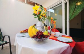 Outdoor dining - StunNing apartment in Nin with WiFi (Nin)
