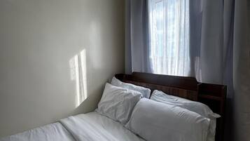 2 chambres, fer et planche Ă repasser, draps fournis