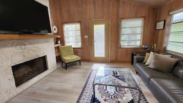 TV, fireplace, offices