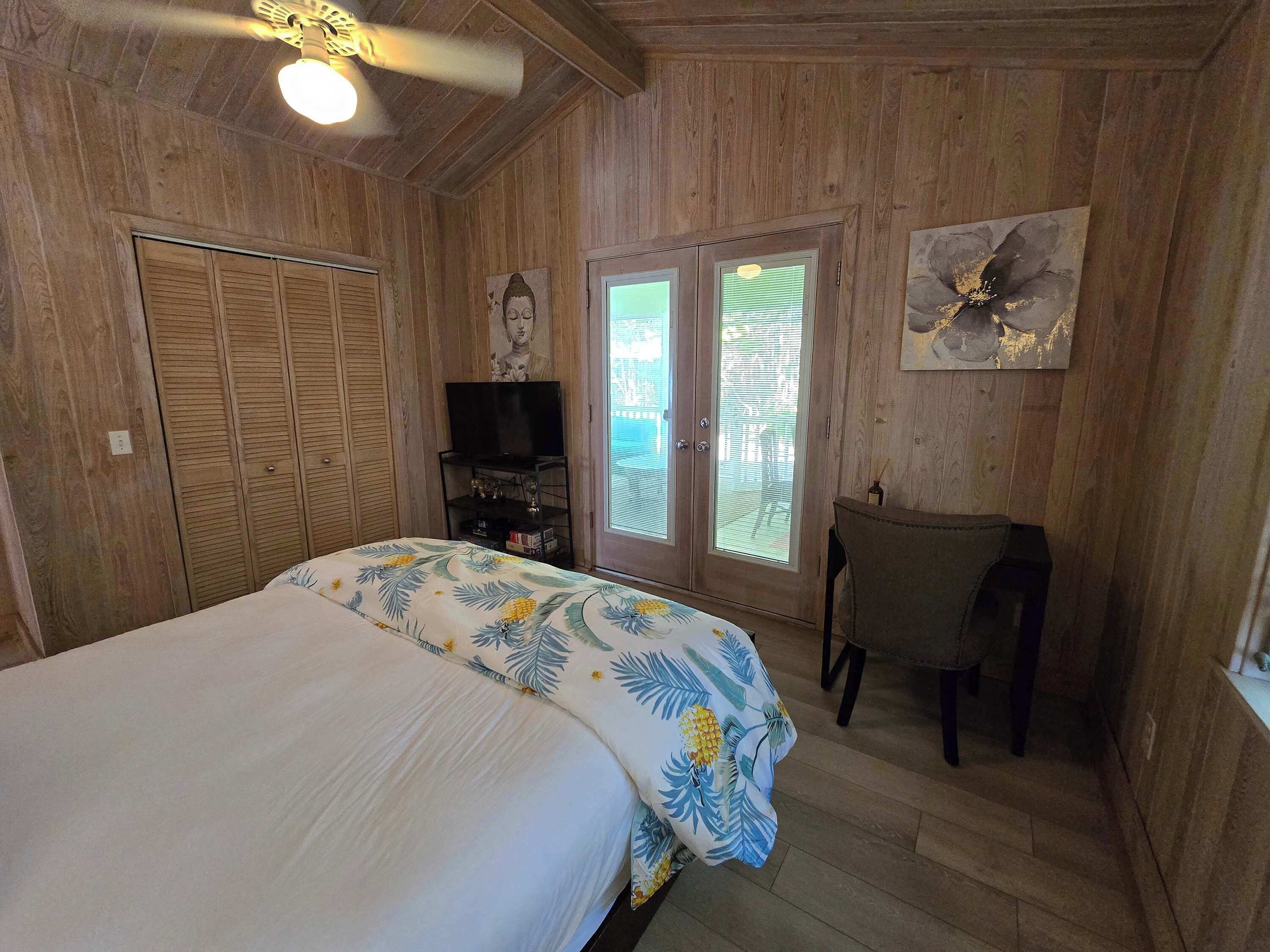 Iron/ironing board, travel cot, WiFi, bed sheets