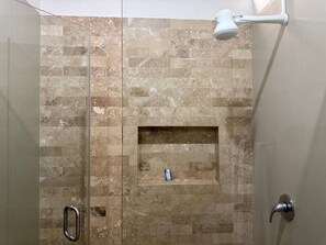 Basic Apartment | Bathroom | Hair dryer, towels, soap, shampoo - Rio Nilo Apartments (Mazatlán)