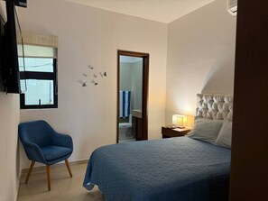Cortinas blackout, tabla de planchar con plancha y wifi gratis