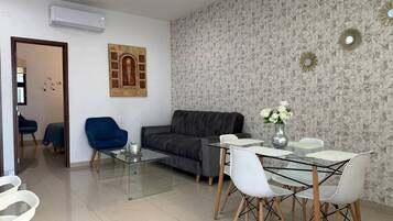 Basic Apartment | Living area